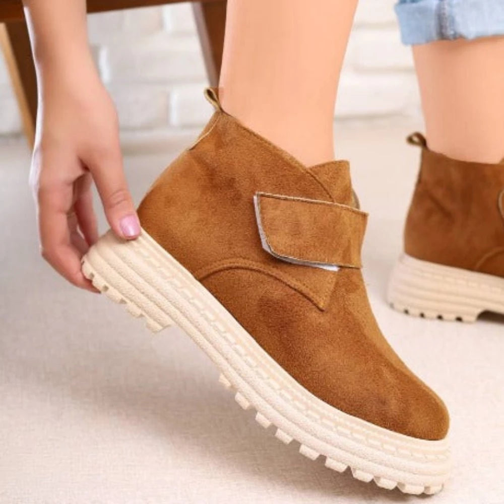 Casual shoes of suede leather-602