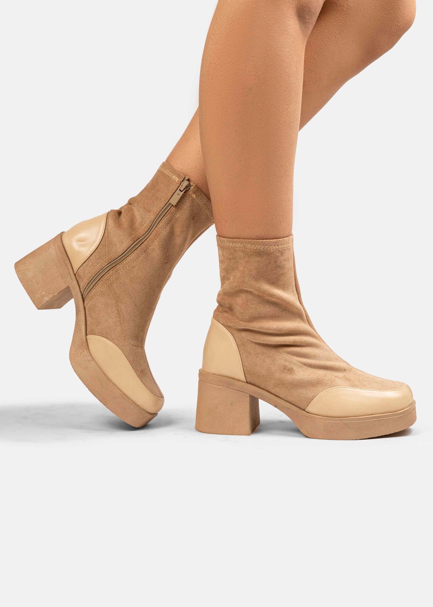 Modern tricot halfboot with leather-607