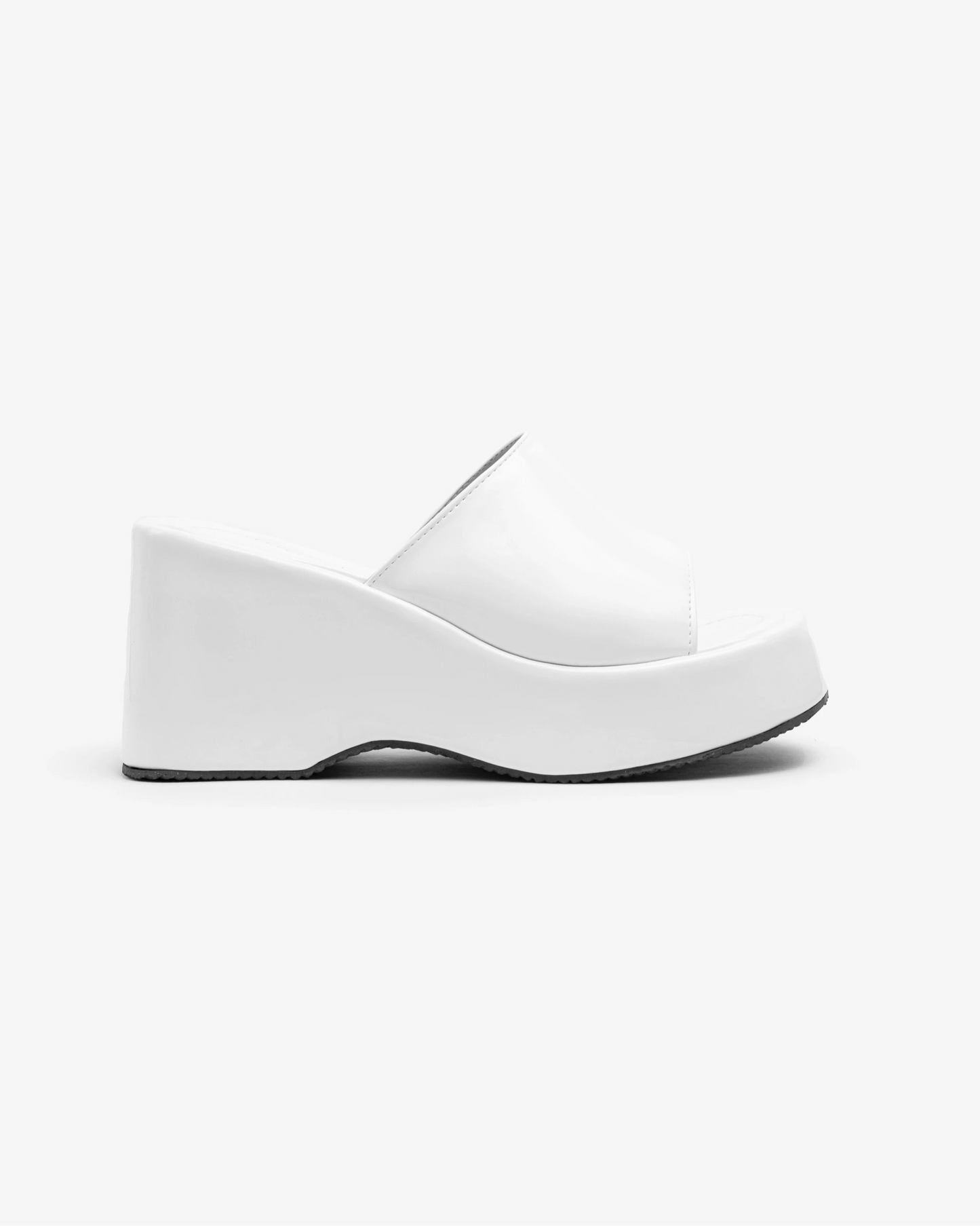 Modern shiny slipper-608