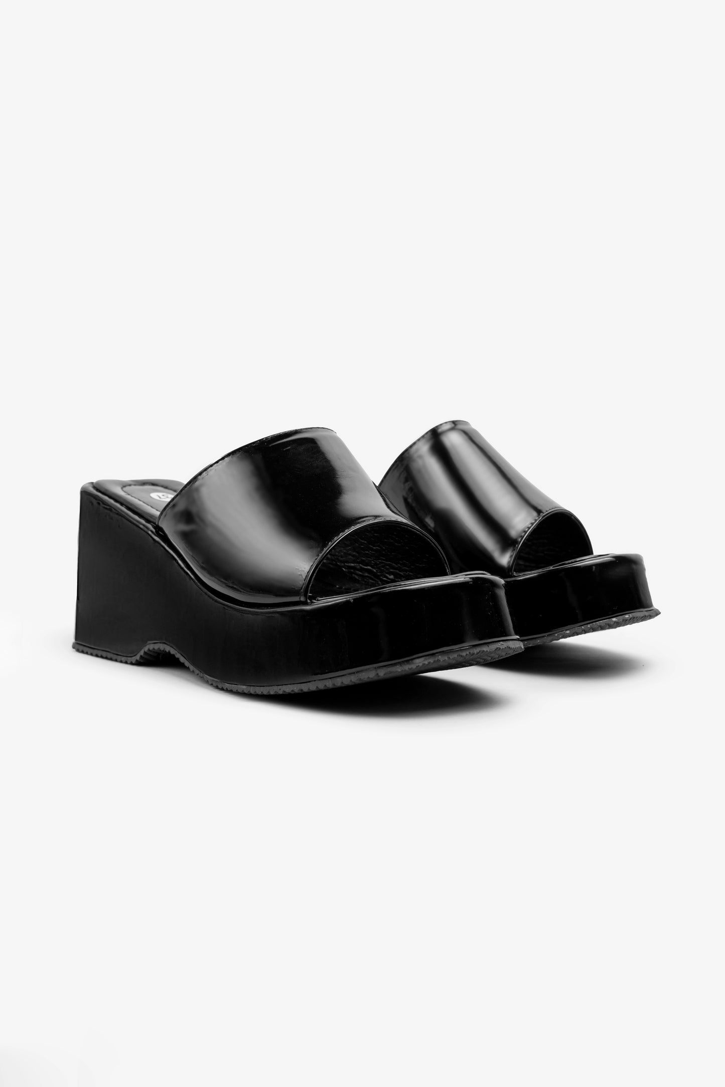 Modern shiny slipper-608