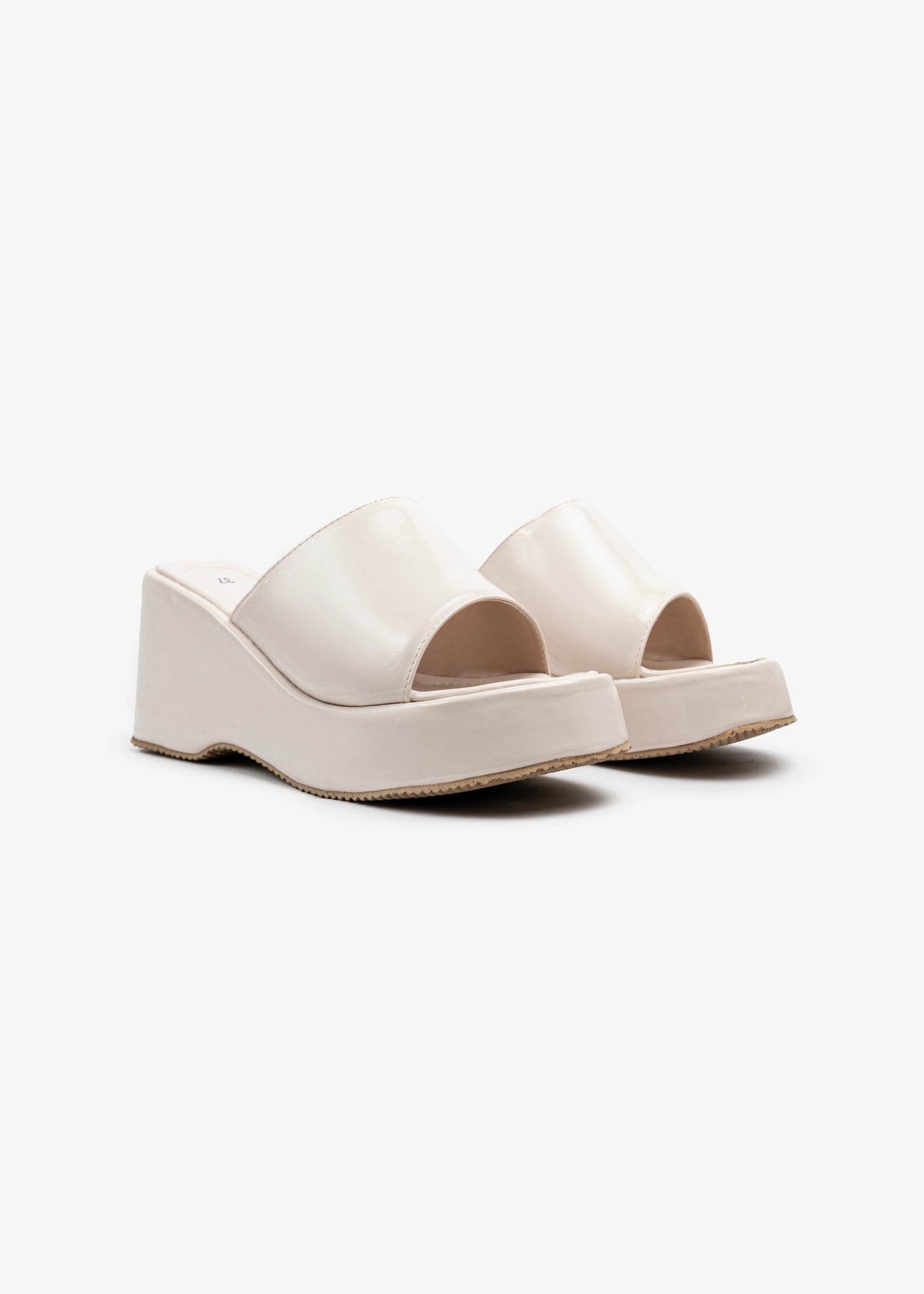 Modern shiny slipper-608