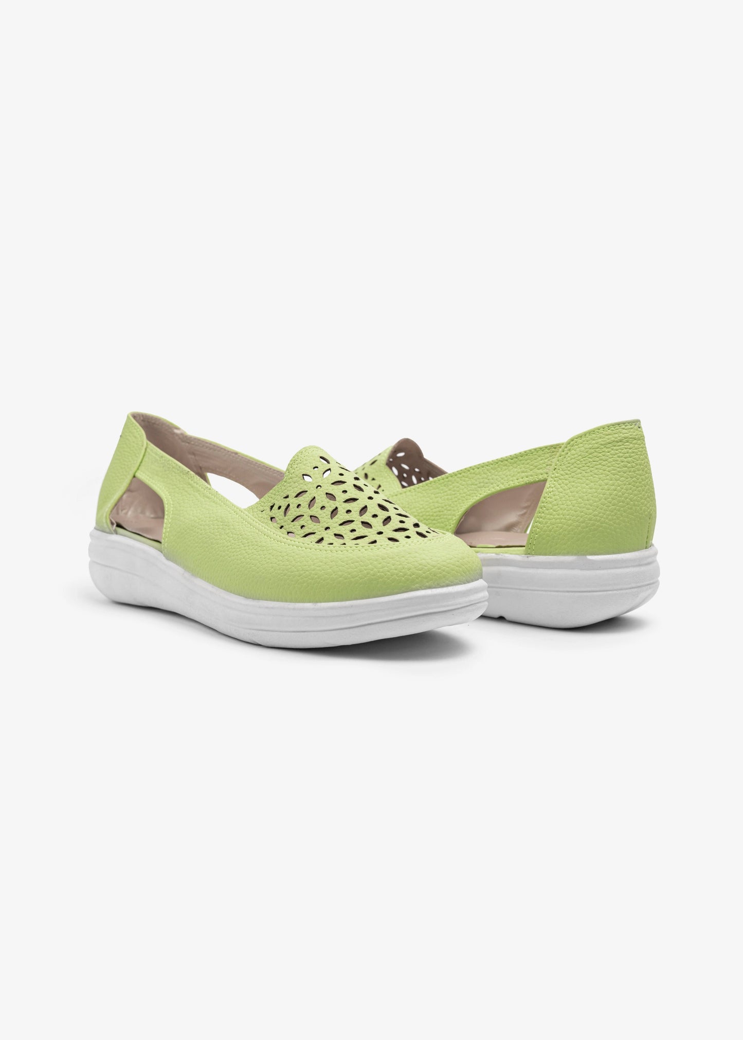 Flat shoe with medical soler-m101