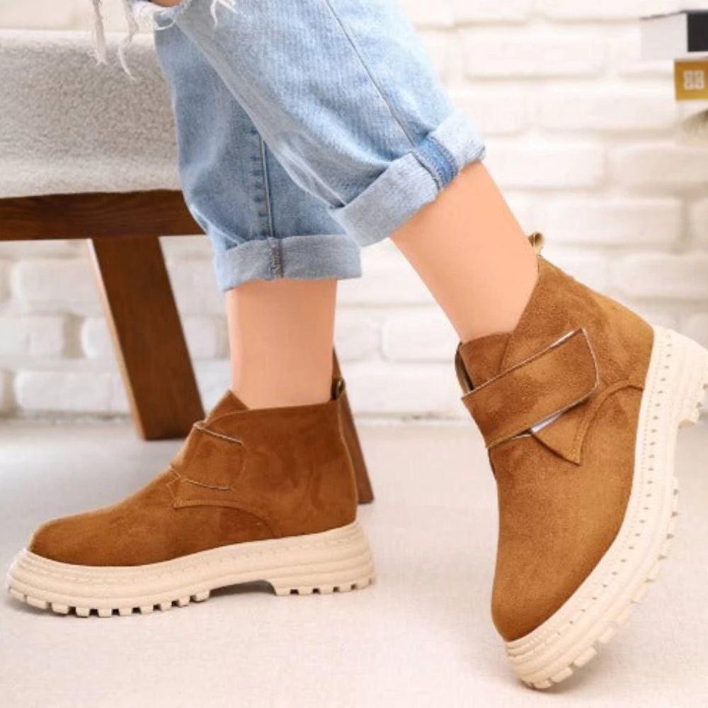 Casual shoes of suede leather-602