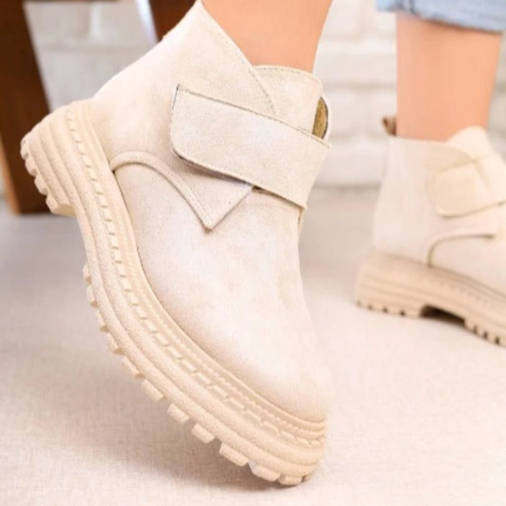 Casual shoes of suede leather-602
